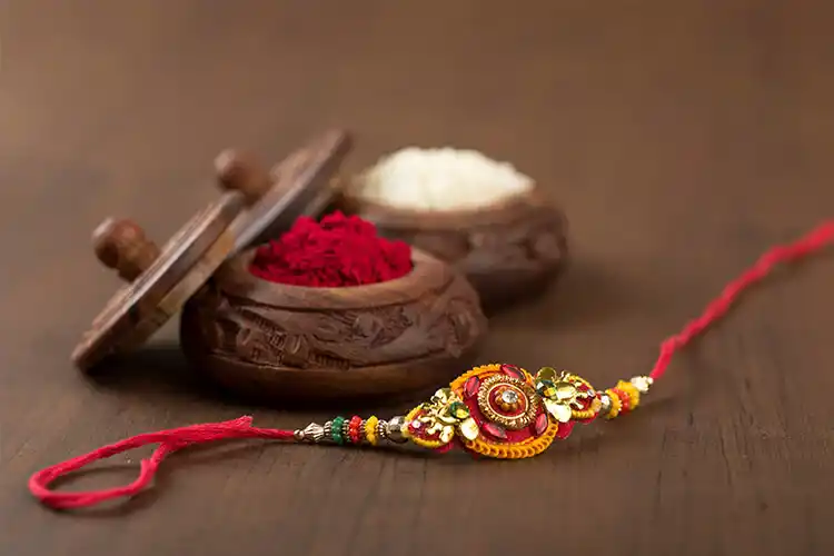 ऐसे मनाया जाता है रक्षाबंधन का पर्व